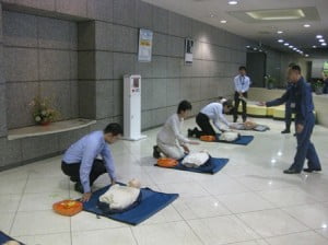 ＡＥＤ使用による救急救命活動の体験